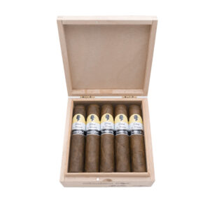 Gilbert de Montsalvat - Nicaragua - Revolution Robusto (Box of 10)