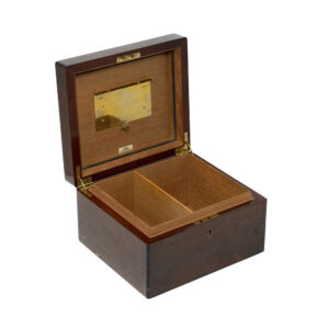 Vintage Astley Humidor with Key 02